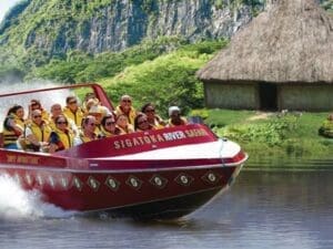 Sigatoka River Rafari 新加託卡快艇探險（含午餐）
